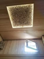 Продажа панно для бани и сауны 1000х1000 "можжевельник" 2d, шлиф., кв.м. в Октябрьском  в интернет-магазине Vseizdereva